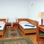 Zamkowy Hotel 2*
