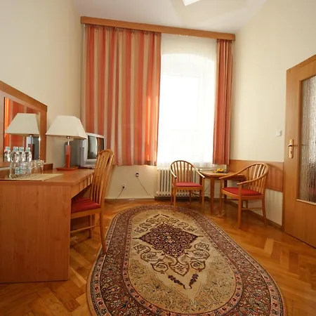 Zamkowy Otel 2*
