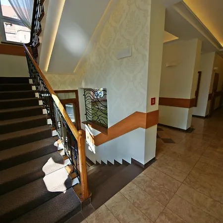 Zamkowy Hotel 2*