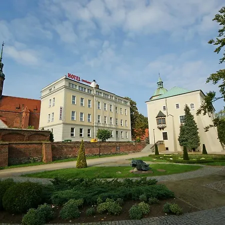 Zamkowy Hotel 2*
