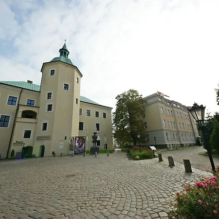 Zamkowy 2*