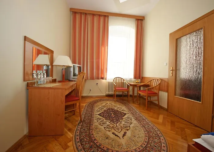 Zamkowy Otel 2*